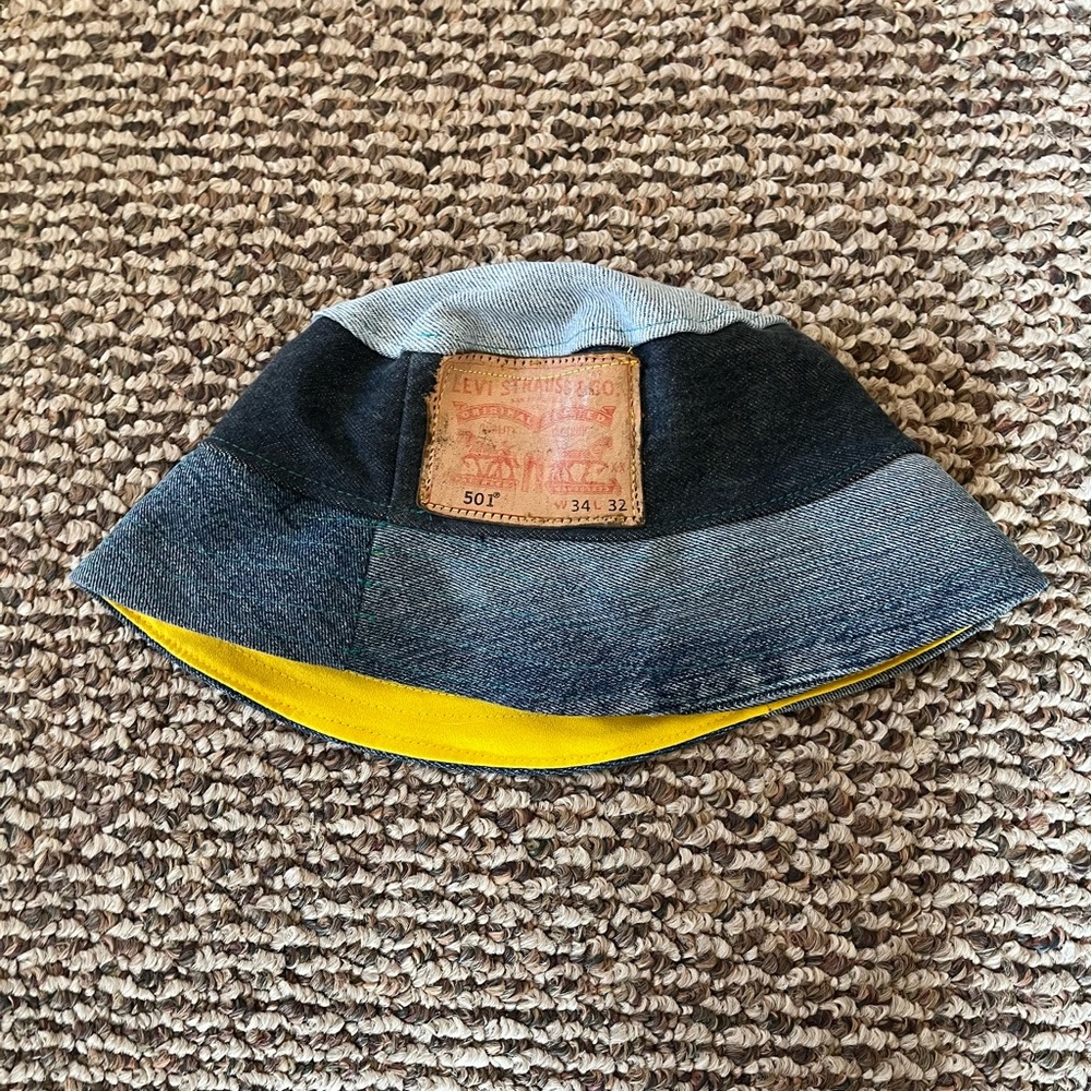 Levi’s Bucket Hat
